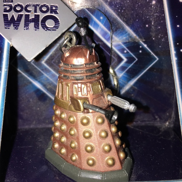 NWOT- Dr. Who T- Shirt glo in dark & Diecast Dalek available only in UK - Picture 8 of 8